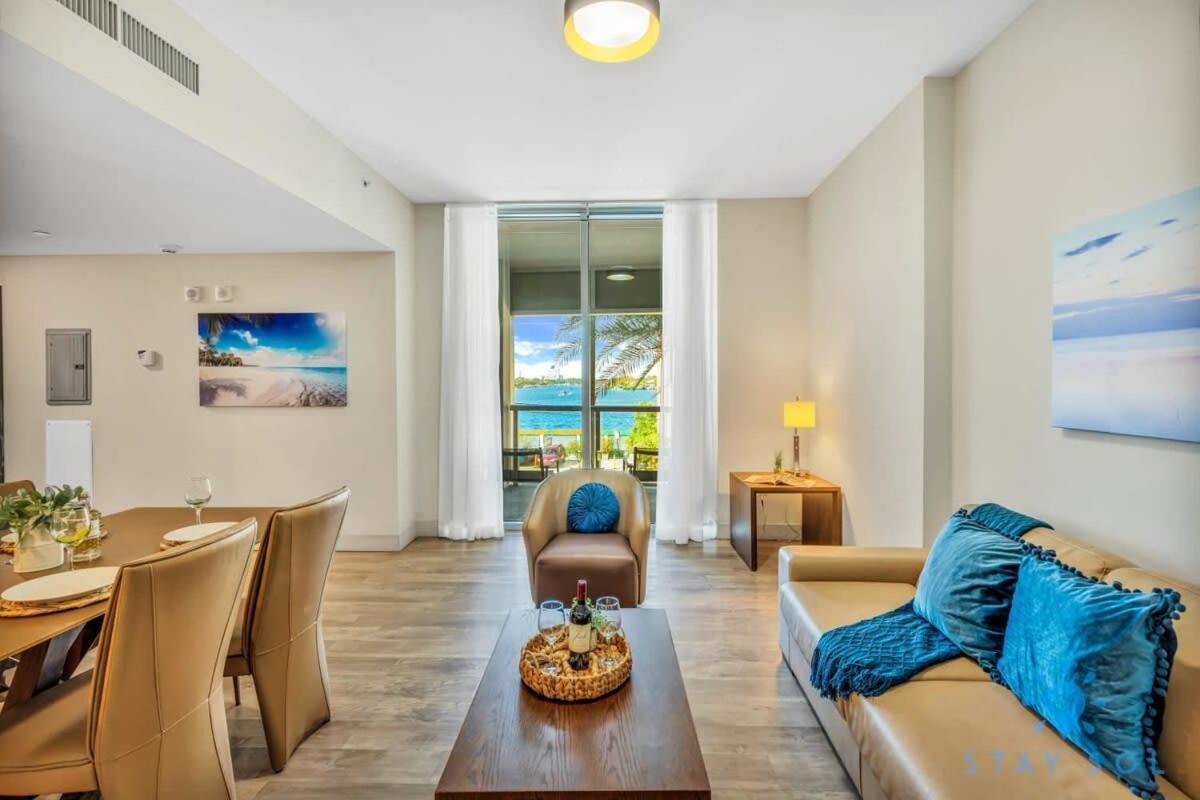 Apartment With Bay View Balcony - Pool - Up To 6 - Gym Hollywood Kültér fotó