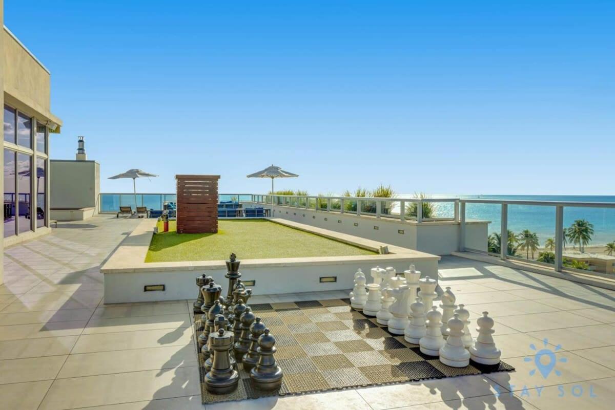 Apartment With Bay View Balcony - Pool - Up To 6 - Gym Hollywood Kültér fotó