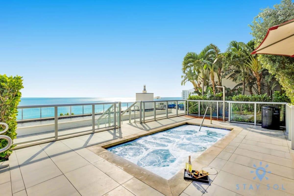 Apartment With Bay View Balcony - Pool - Up To 6 - Gym Hollywood Kültér fotó