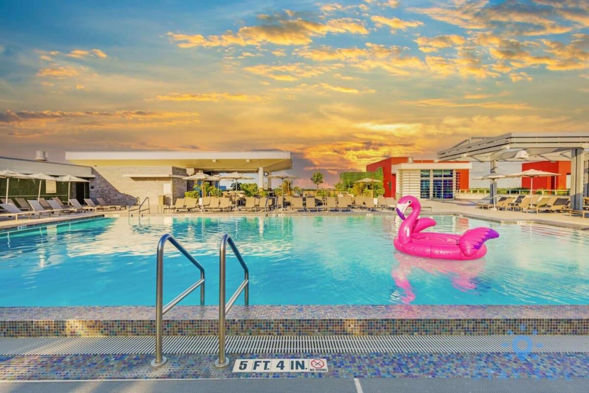 Apartment With Bay View Balcony - Pool - Up To 6 - Gym Hollywood Kültér fotó