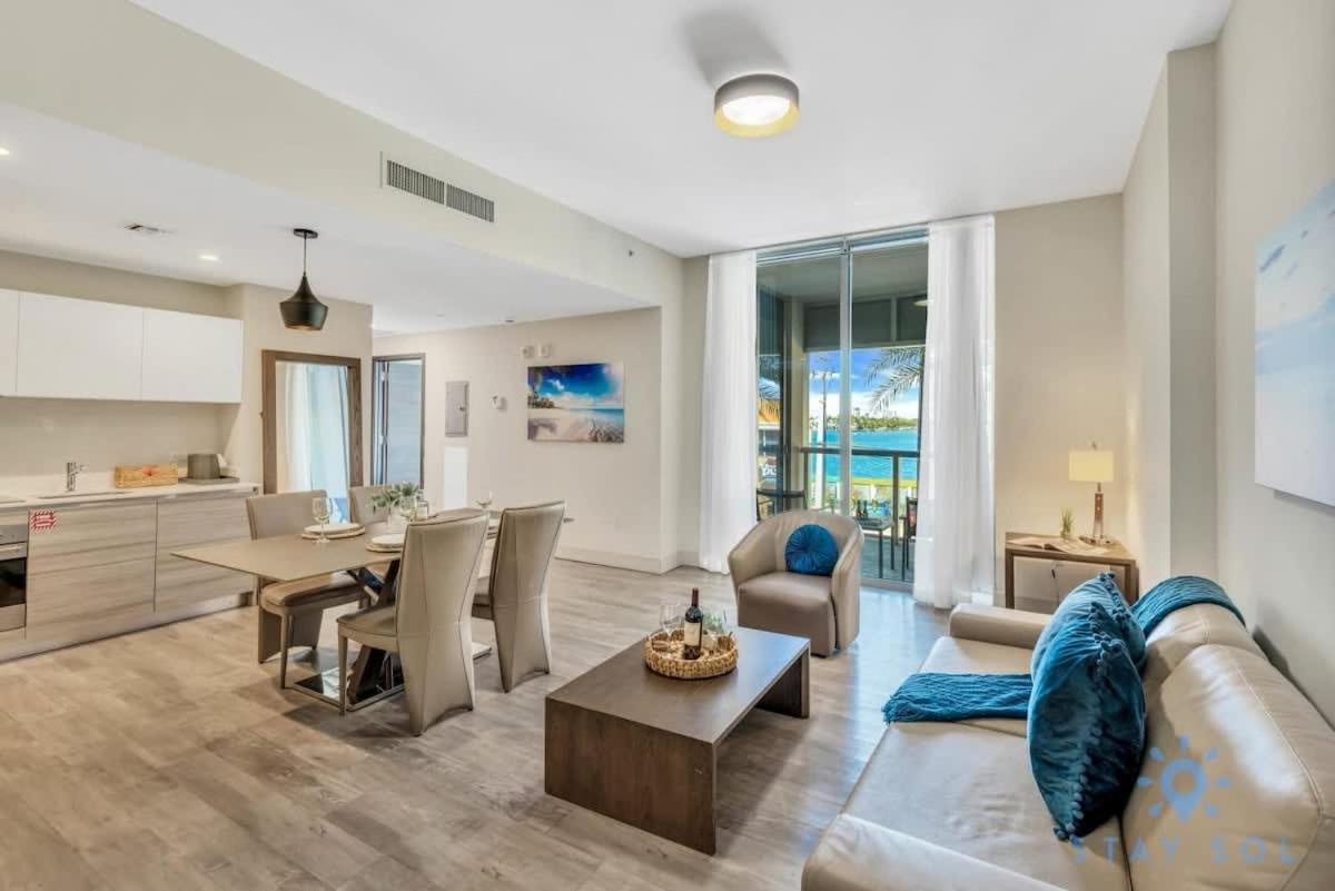 Apartment With Bay View Balcony - Pool - Up To 6 - Gym Hollywood Kültér fotó
